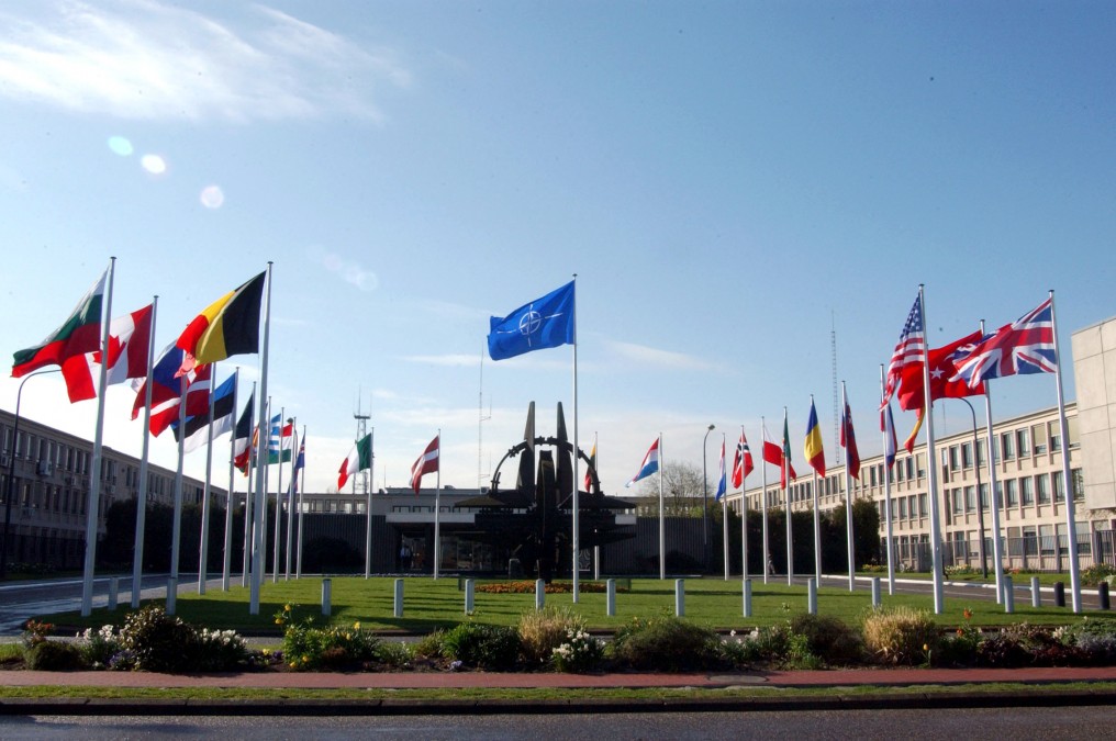 nato_flags1-1016x675