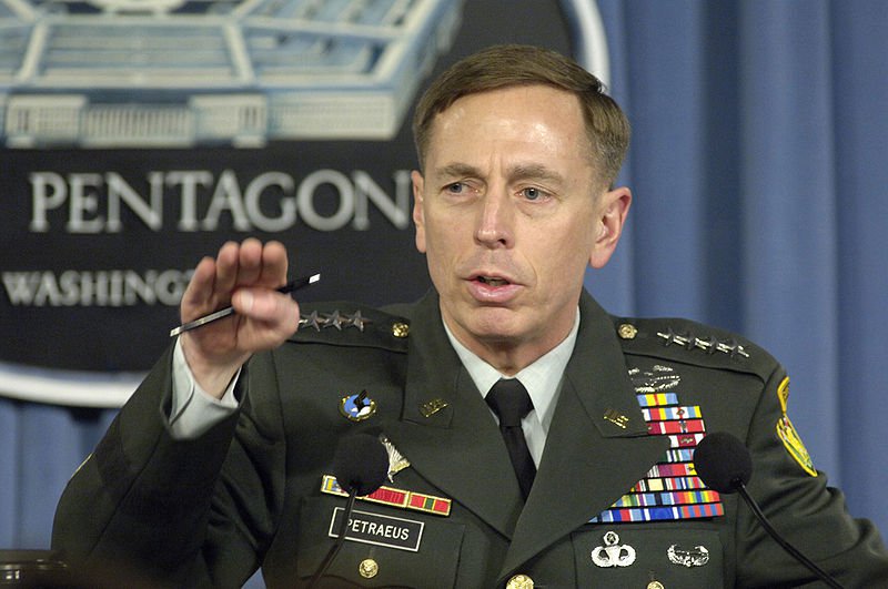 Petraeus_press_briefing_2007