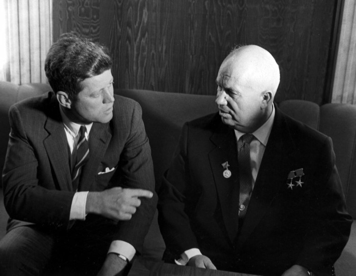 JFK_Kruschev-700x543